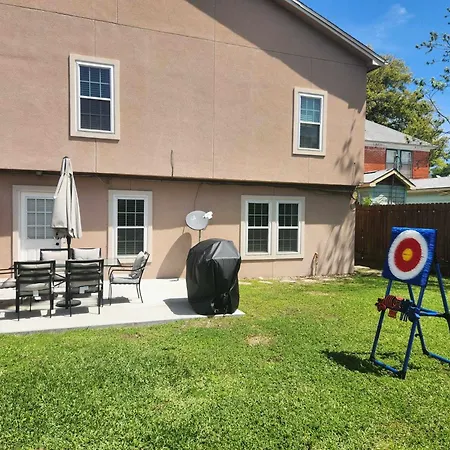 Lucky House - Tranquility In The Middle Of Houston - Tv In Every Room - 300 M2